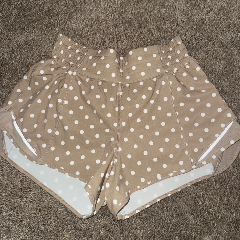 Lululemon hotty hot short. 2.5 inch.